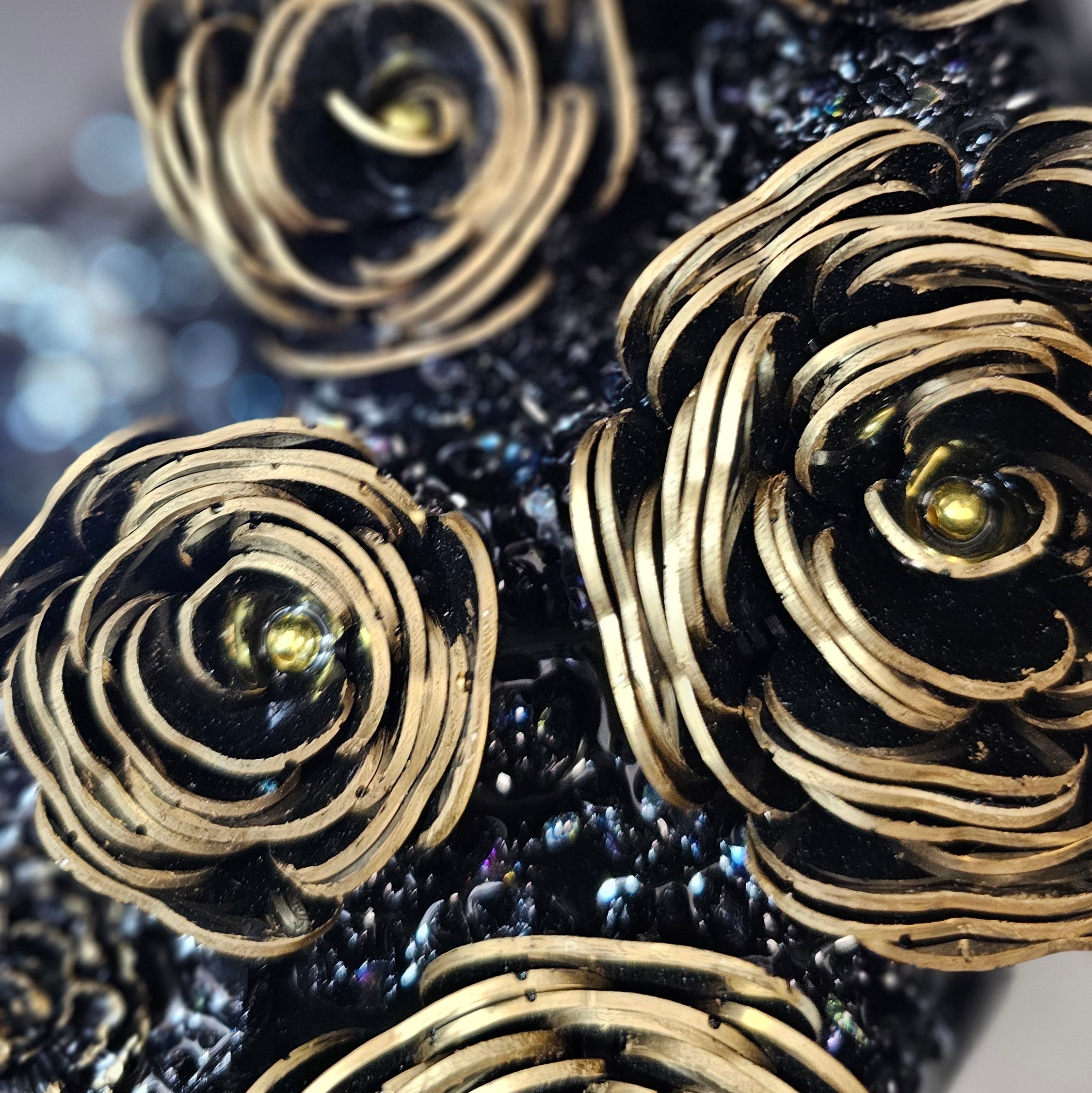 Anahat Kalaa – Black Rose Wall Clock