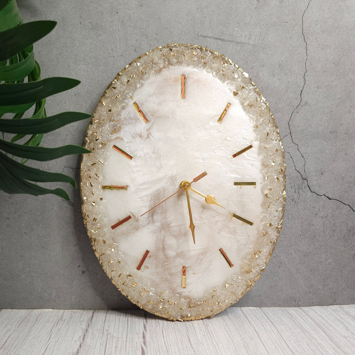 Pearl White & Gold Resin Wall Clock – Handmade Luxury Timepiece