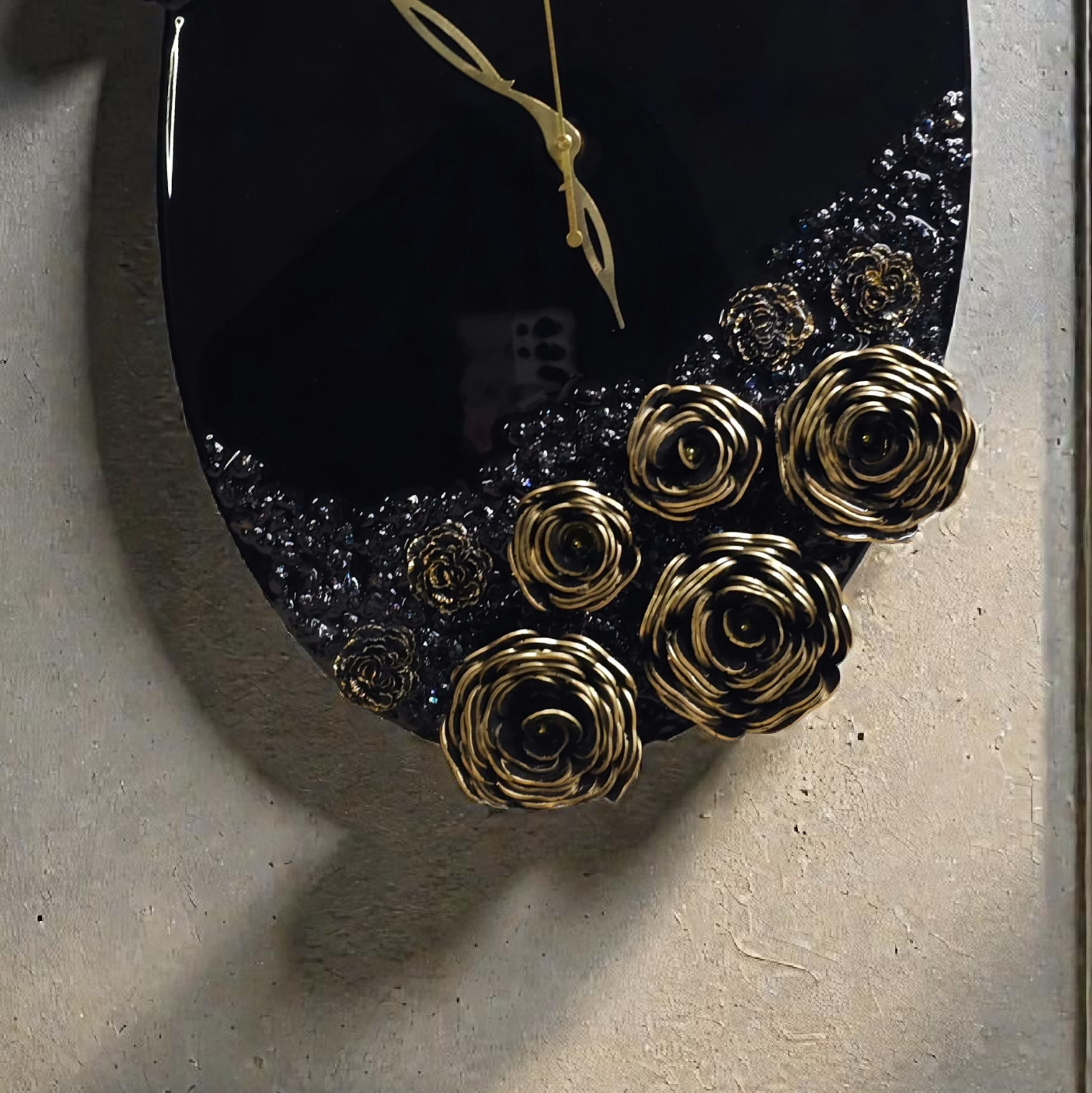 Anahat Kalaa – Black Rose Wall Clock